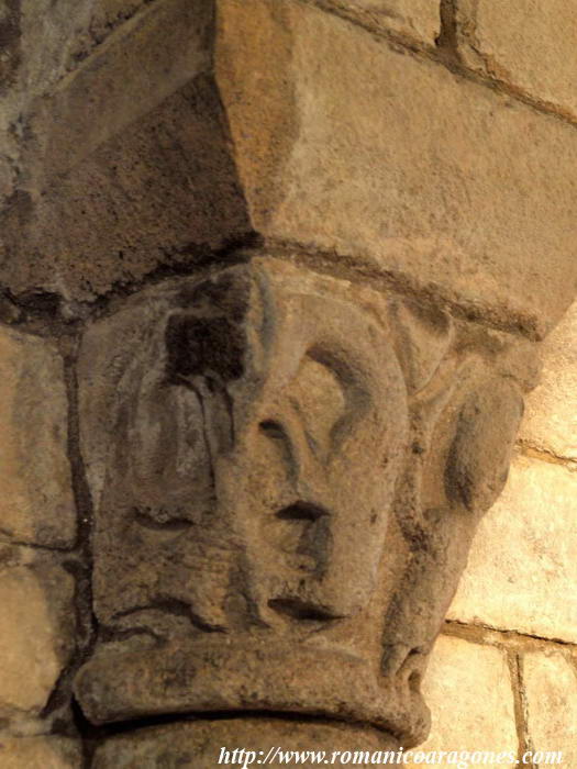 ÁBSIDE NORTE. CAPITEL IZQUIERDO
